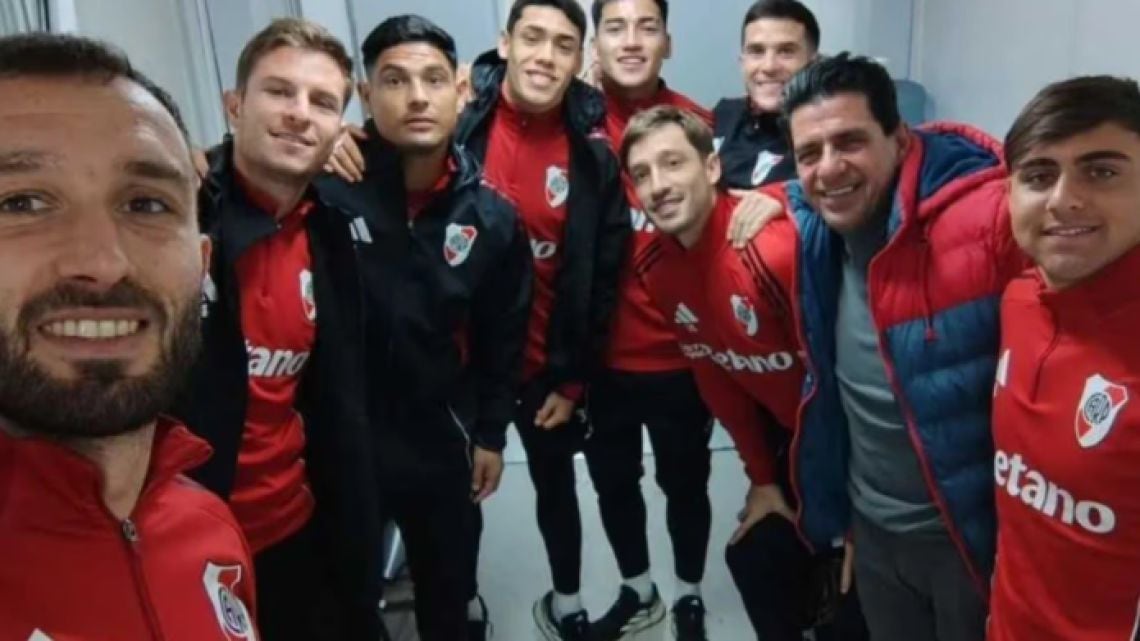 Bustos y Viña: los dos pendientes que River no logra cerrar en el mercado