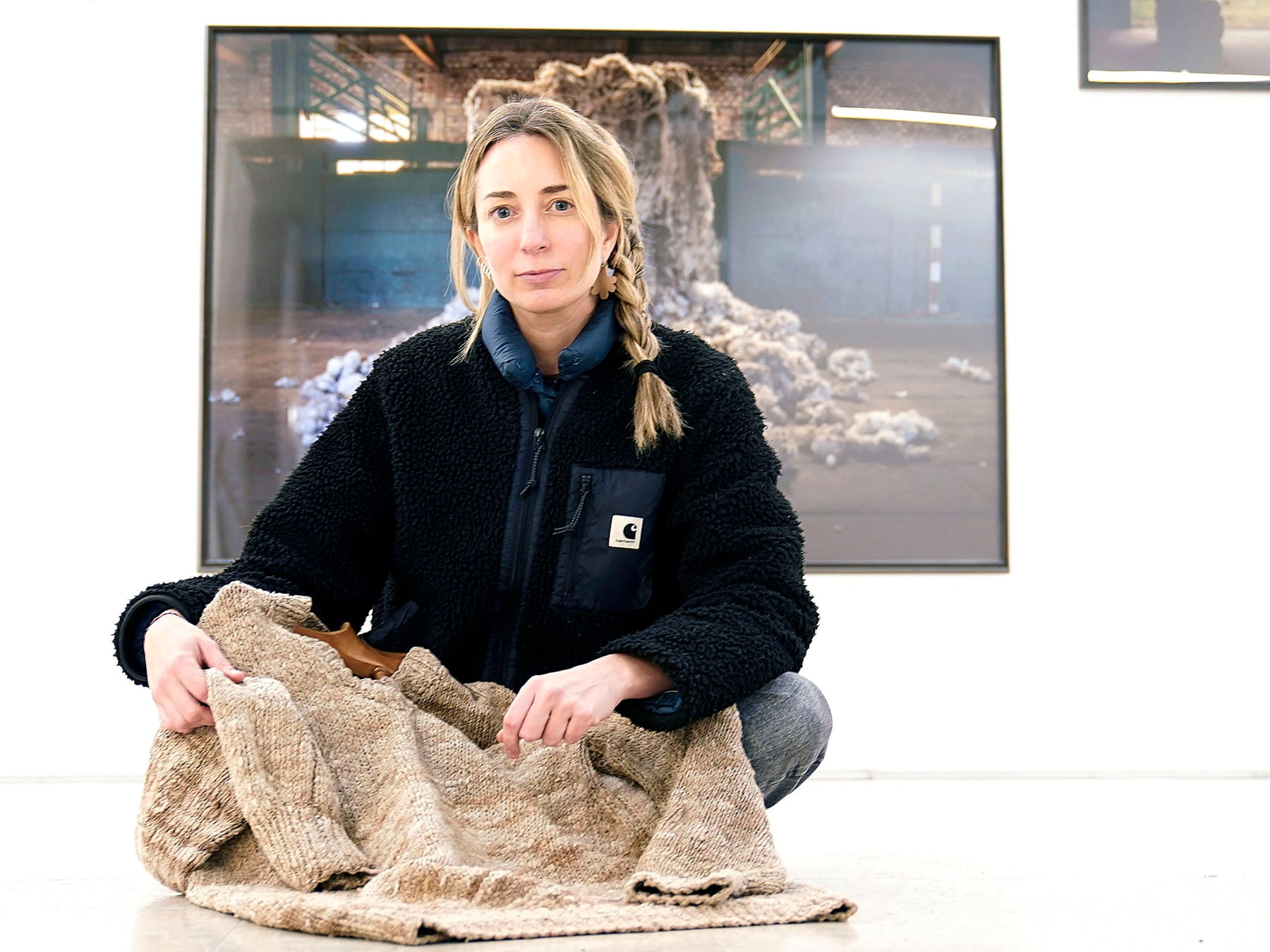 La oveja que sobra: Laura Ferro convierte el descarte lanero patagónico en una obra de memoria y duelo