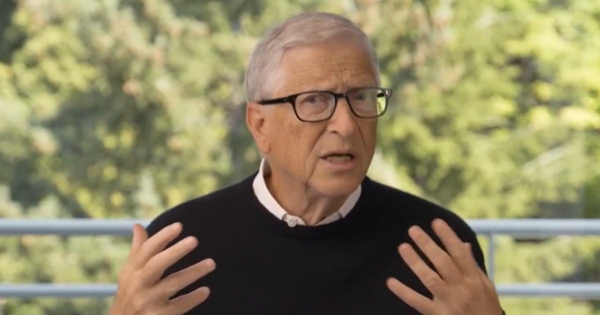 Bill Gates cambia el chip: ahora pide que el debate sobre la inteligencia artificial deje de ser un asunto solo de programadores
