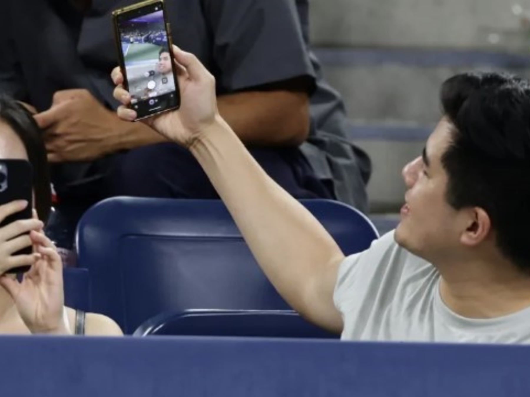Wimbledon les cierra la puerta a los influencers: ni aros de luz, ni palos de selfie ni acreditaciones express