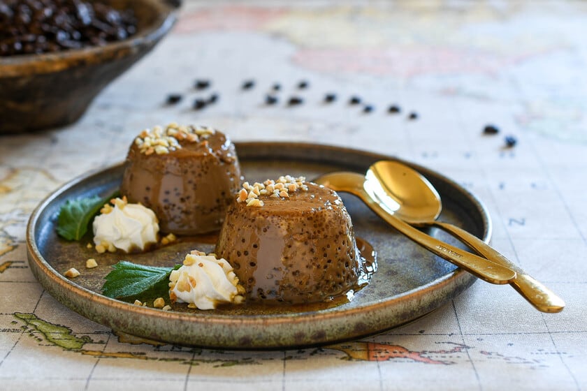El flan de café que se gana la mesa con pocos ingredientes y un baño maría bien medido