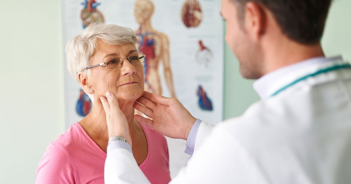 Cuando un bulto en el cuello deja de ser un trámite: las pistas que separan un resfrío de una señal seria
