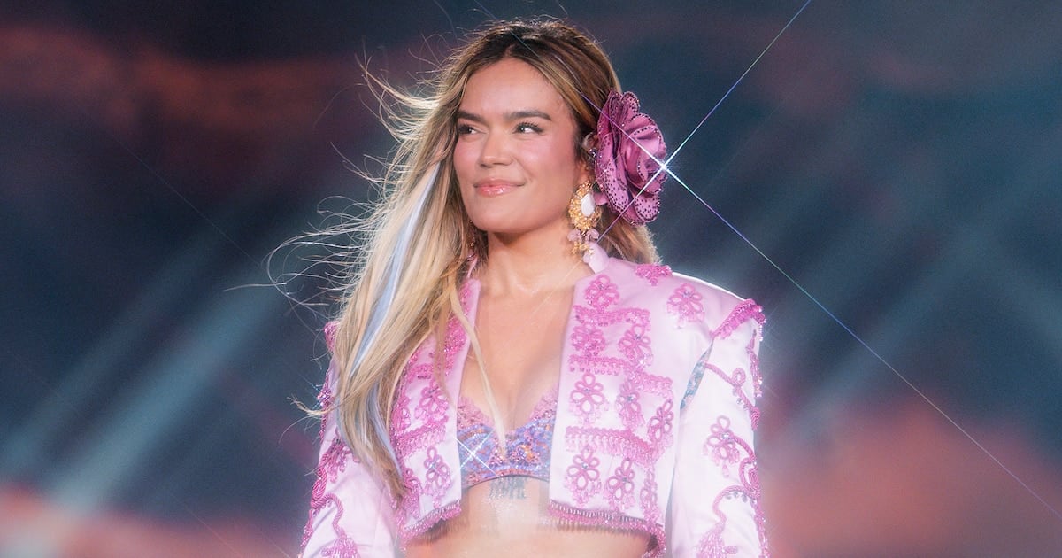 Una noche en Nueva Jersey para confirmar que Karol G ya es de las grandes: dos horas y media de Tropitour, con mariachis, Selena y una selva de luces en el MetLife