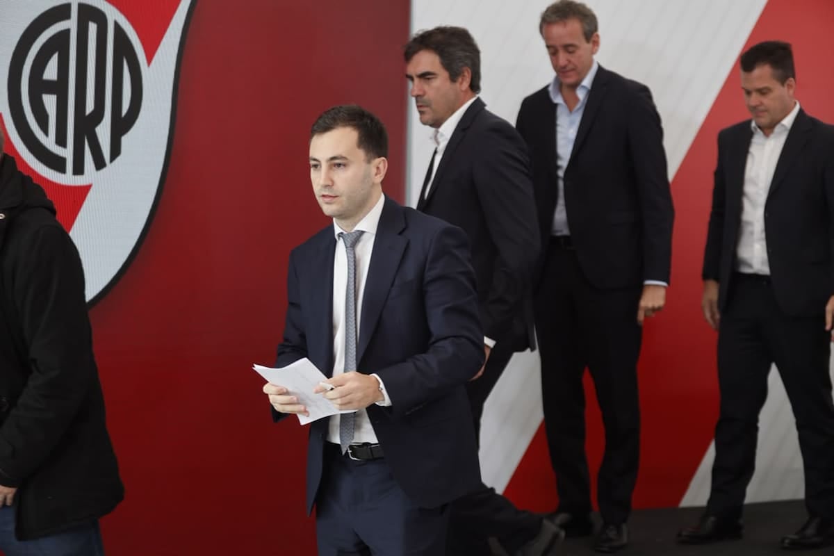 Almada, la apuesta fuerte: River movió el mercado con nombres pesados y renovó el banco hasta 2027