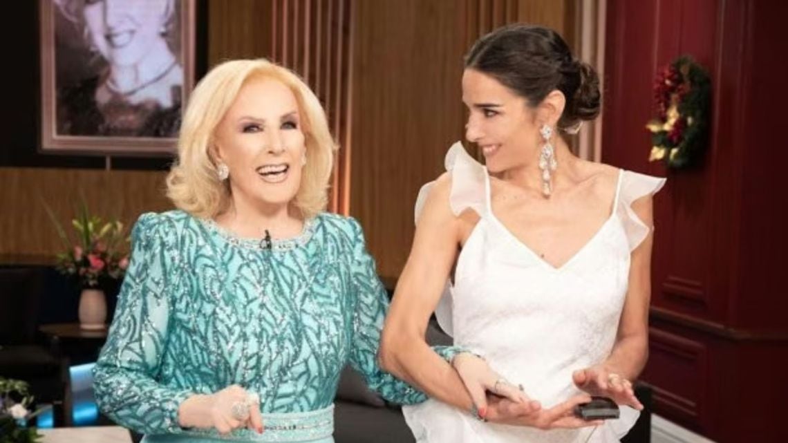 La mesaza del domingo se queda en familia: Juana vuelve a hacerse cargo mientras Mirtha pelea su propio partido desde una cama del Mater Dei