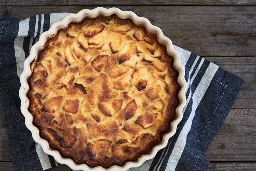 Una tarta de manzana que lleva la fruta dentro de la masa y se cocina en media hora