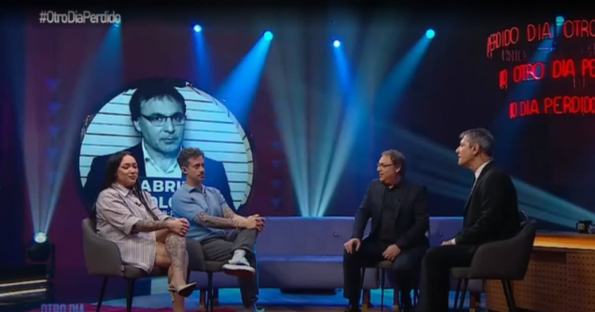 La mesa de Rolón en Otro día perdido: cuando el diván se muda al living de la tele y los compañeros empiezan a pasarse factura