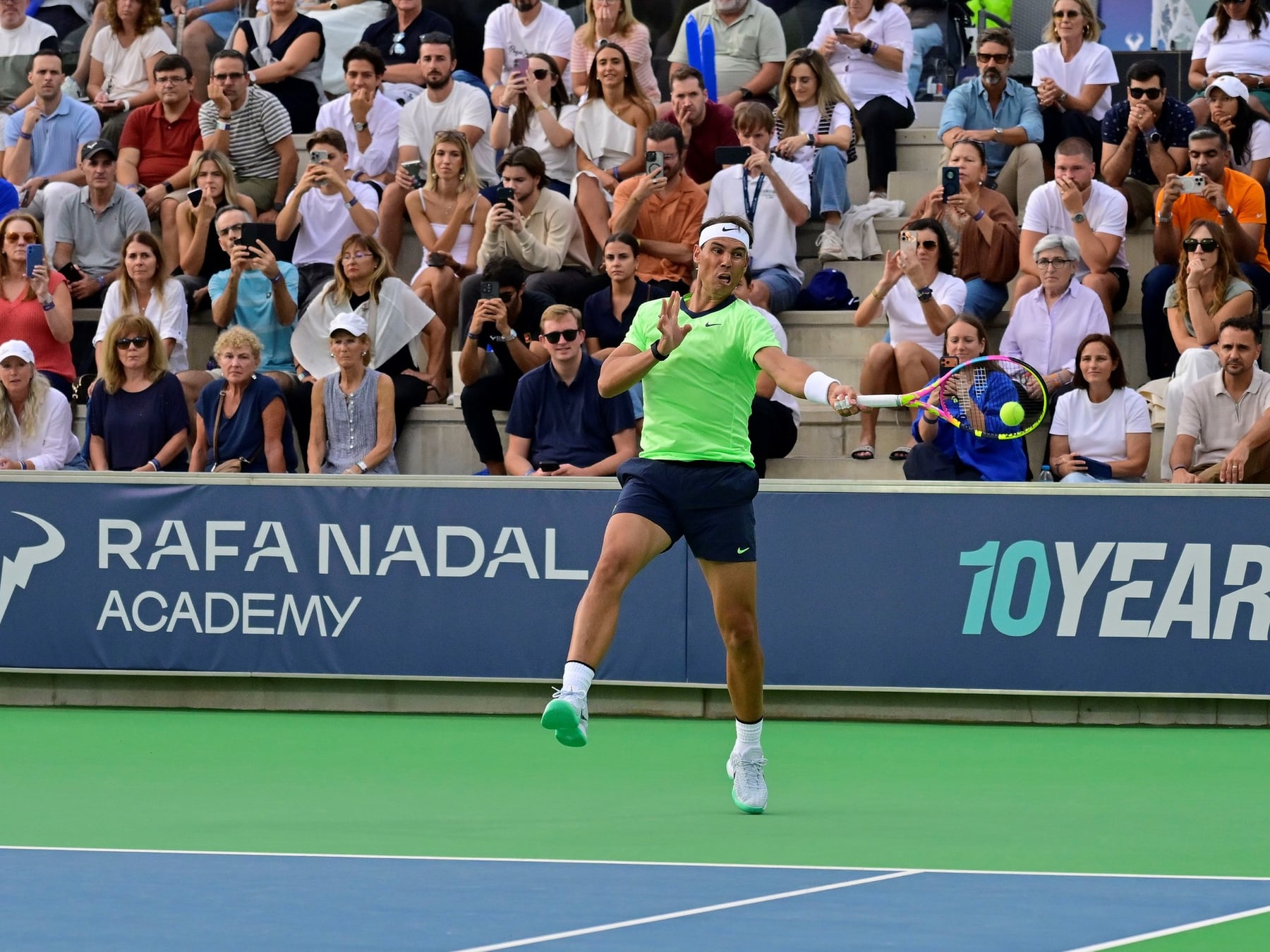Nadal volvió a la cancha después de 683 días y festejó el cumpleaños de su academia con un desempate a puro tie-break