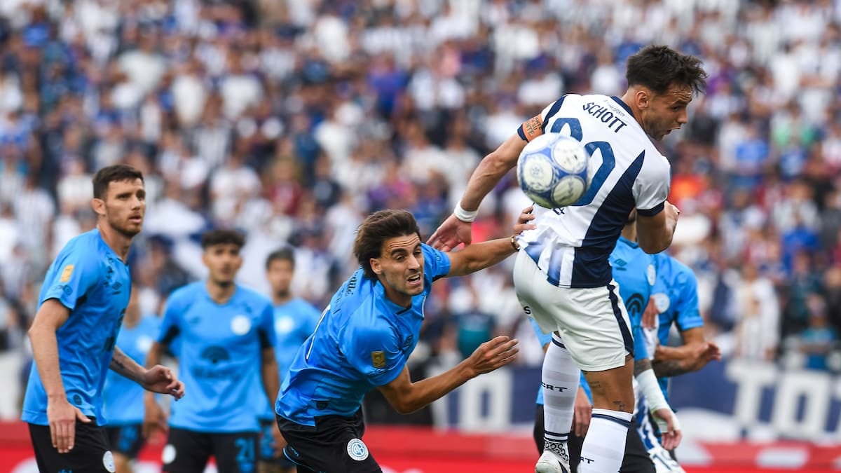 Hernández les dio el clásico a Belgrano y Talleres se quedó con la bronca de los palos