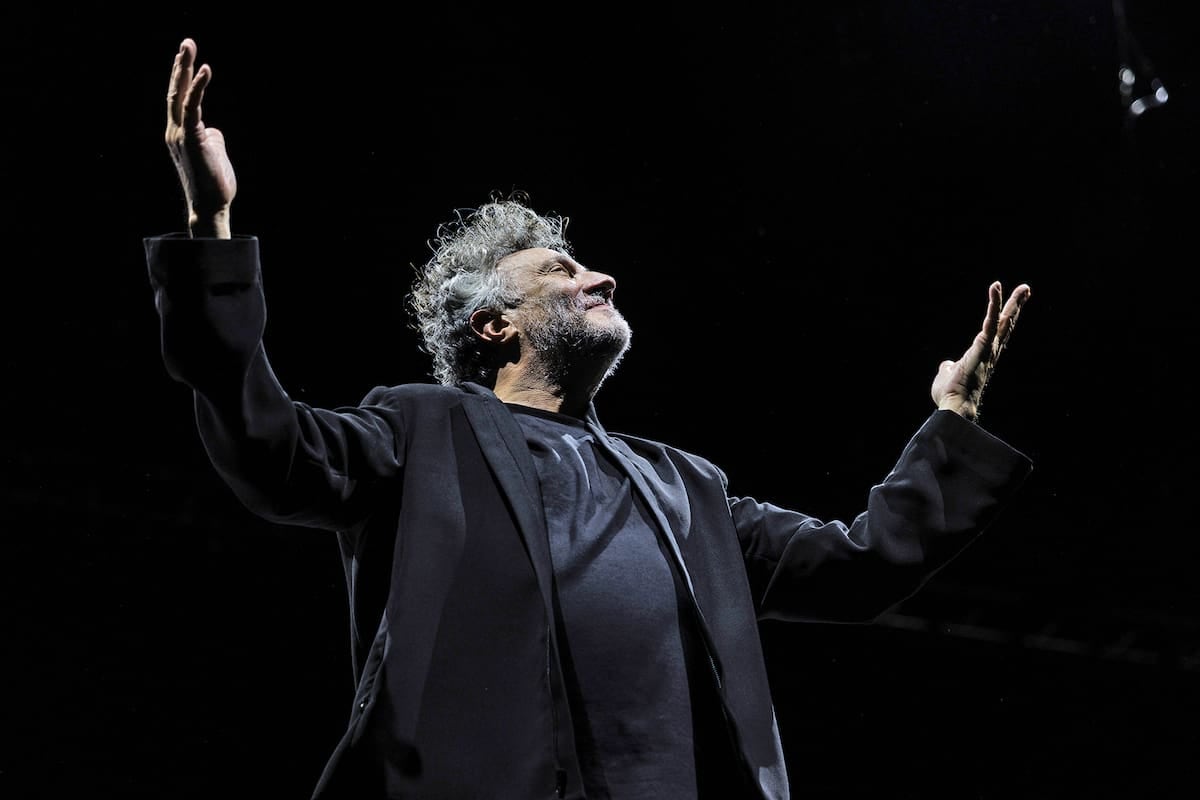 Fito Páez frenó su propio show en Mar del Plata para defender a un espectador que la seguridad quería hacer sentar
