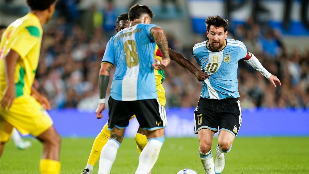 Otamendi le dio a Argentina el gol que Messi no pudo meter: la despedida arrancó con el 1 a 0 ante Benín