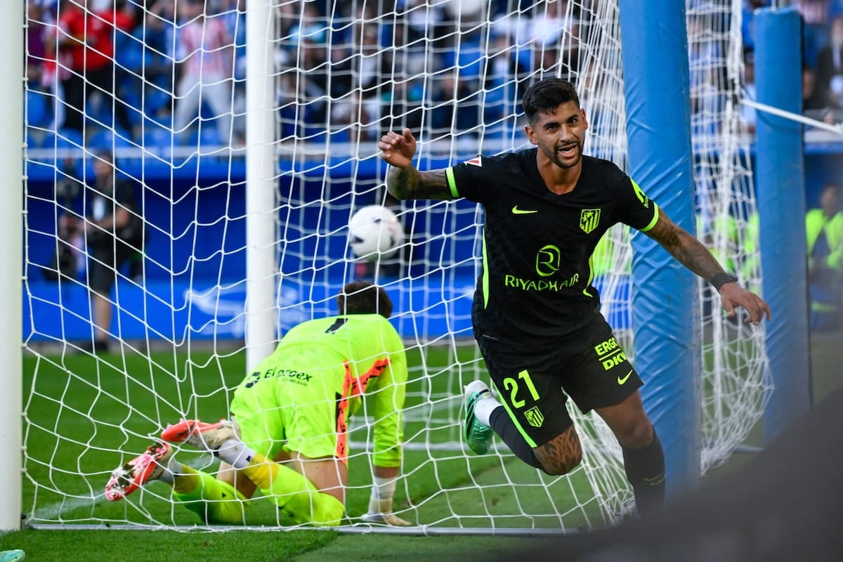 El cabezazo salvador de Cuti en Mendizorroza dejó al Atlético a dos puntos de la cima