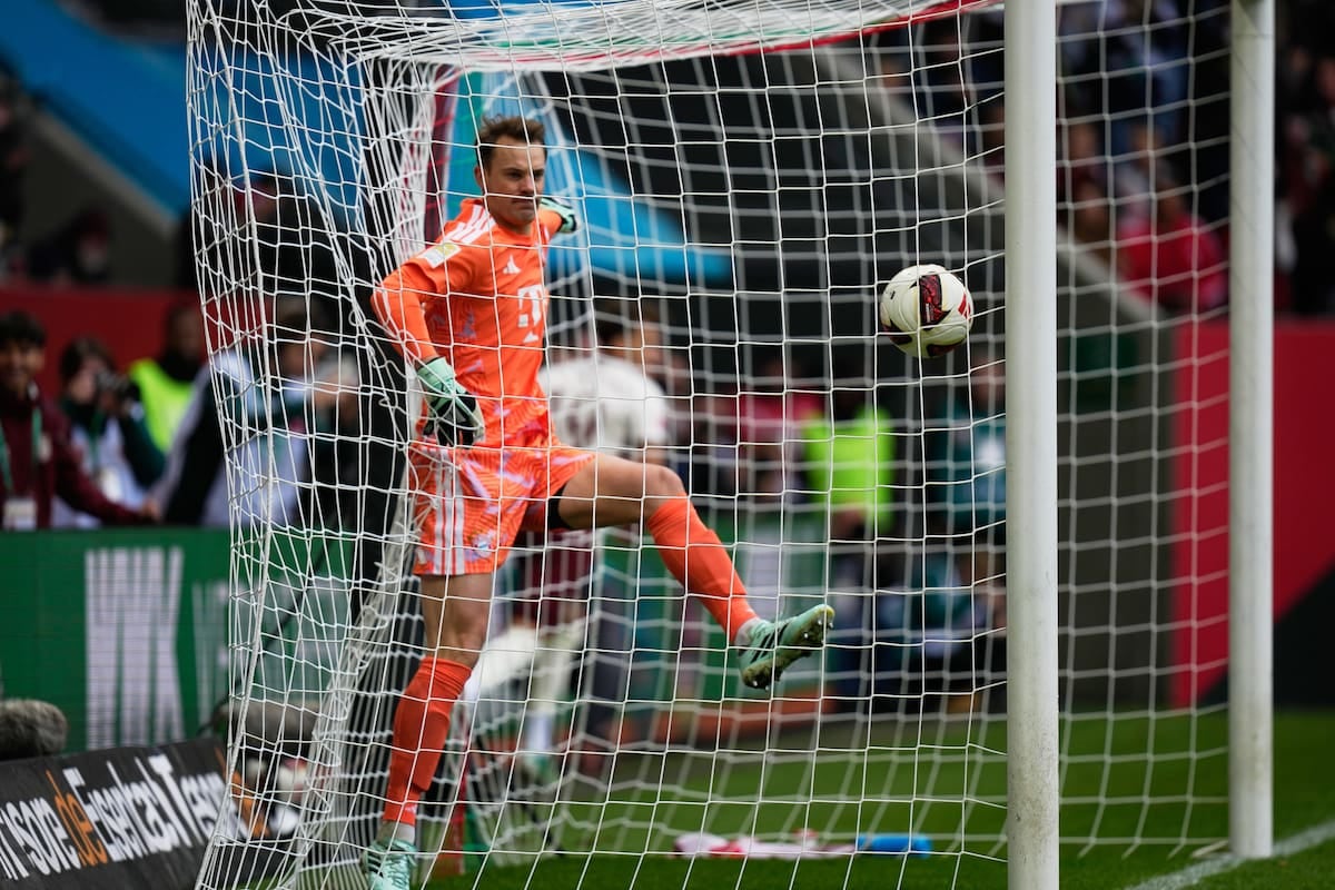 Manuel Neuer le regaló el empate a un Augsburgo que se animó a jugarle de igual a igual al Bayern Munich