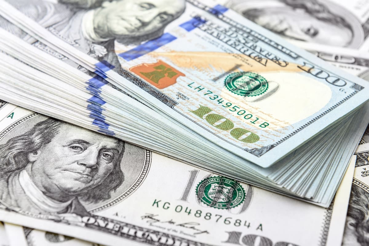 El dólar amanece estable tras el fin de semana largo y la atención vuelve a posarse sobre la inflación