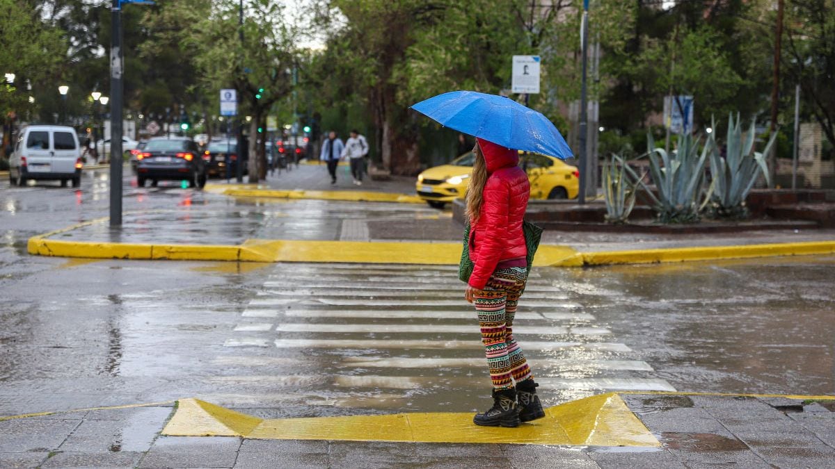 La advertencia del cielo en Neuquén: seis departamentos en naranja por tormentas severas y granizo