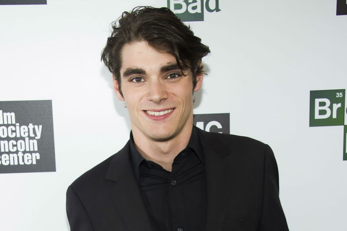 RJ Mitte, el hijo entrañable de Breaking Bad que convirtió la parálisis cerebral en bandera de inclusión