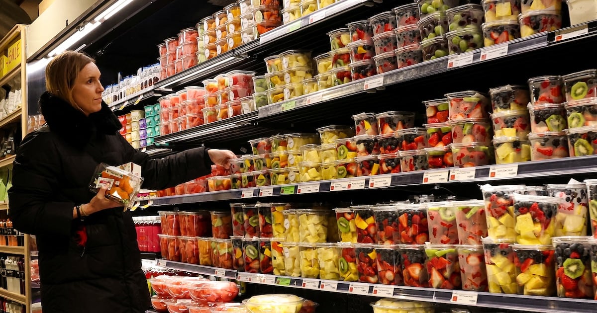 La inflación estadounidense vuelve a acelerarse en septiembre y queda en 3,7% interanual, empujada por la nafta