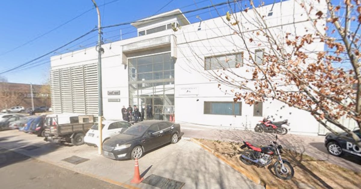 Un policía mendocino fue detenido e imputado por abusar sexualmente de una presa en una comisaría de Godoy Cruz