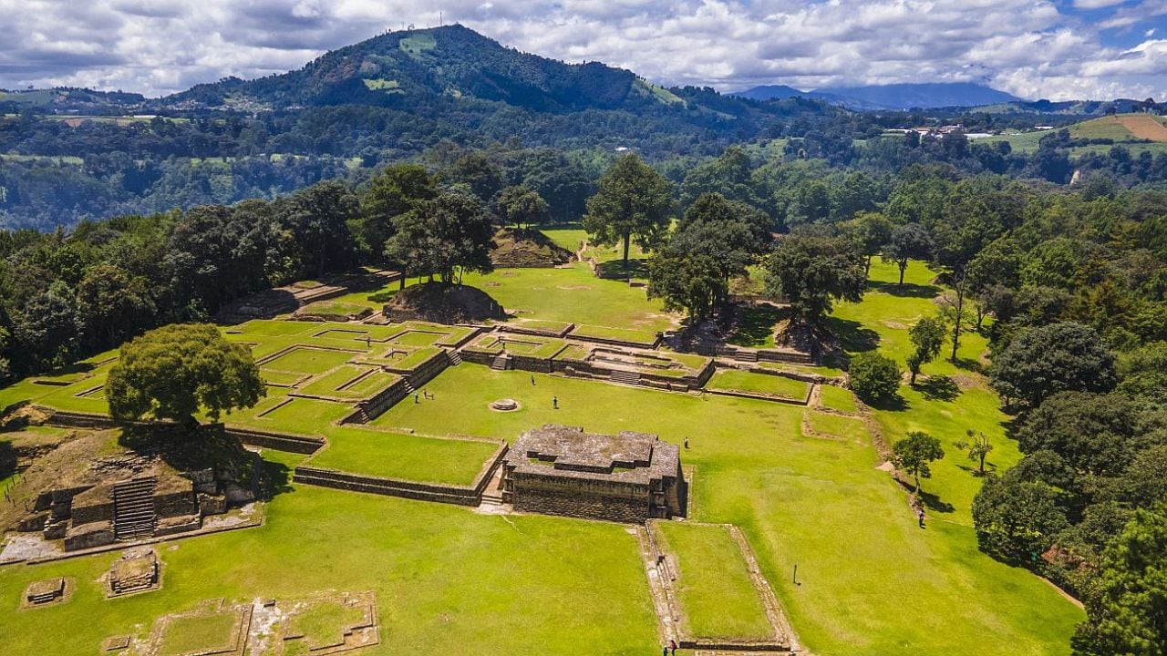 Guatemala, el país que cabe en la provincia de Buenos Aires y ofrece selva, altiplano y mar Caribe en trece días de viaje
