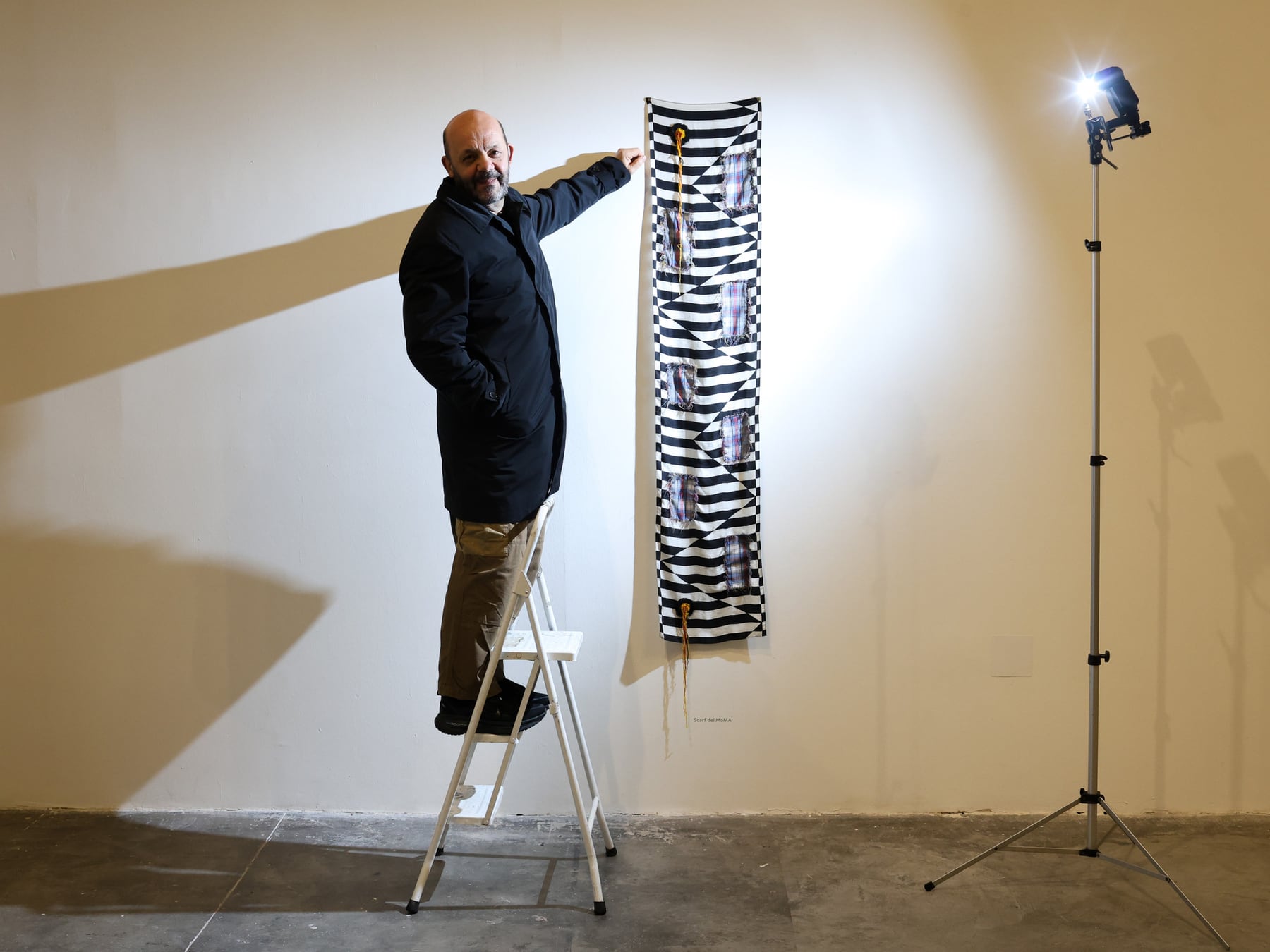 Marcelo Pombo transforma residuos cotidianos en arte en La Boca