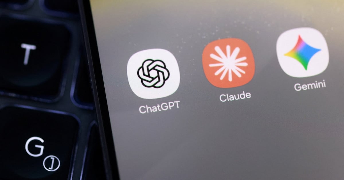 La carrera de los chatbots cambia de ritmo: ChatGPT conserva el liderazgo, pero pierde terreno